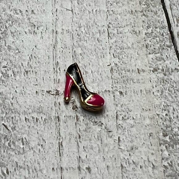 Origami Owl Charm - Picture 2 of 3